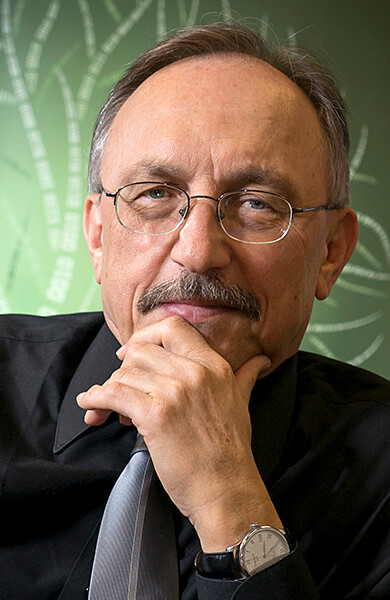 Wojciech Szpankowski is the Saul Rosen Distinguished Professor of Computer Science and a leader in research on analysis of algorithms, information theory, analytic combinatorics, distributed systems, and applications in bioinformatics.