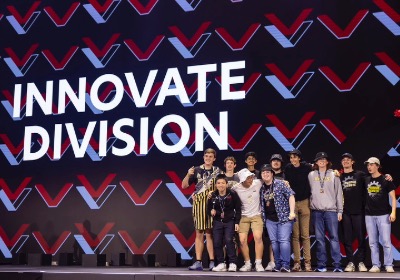 BLRS2 team in the Innovate Division