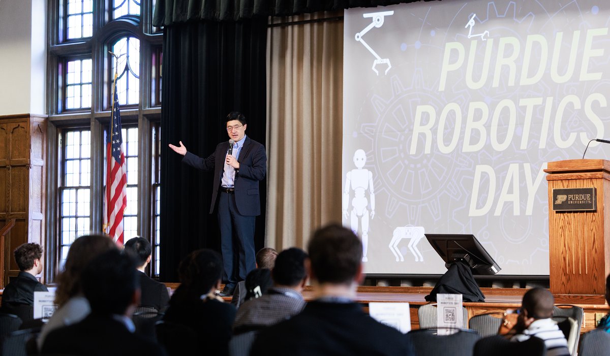 Purdue President Mung Chiang speaking at Innagural Purdue Robotics Day